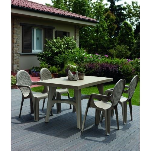 Пластмасов стол Ira