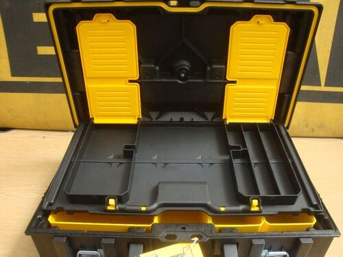 Пластмасов куфар за инструменти 15 л DeWALT DS150