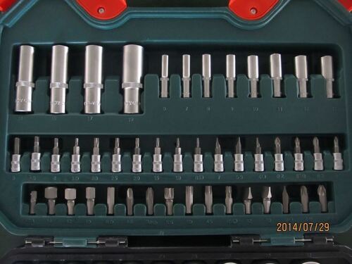 Комплект професионална тресчотка с вложки, 94 части Troy