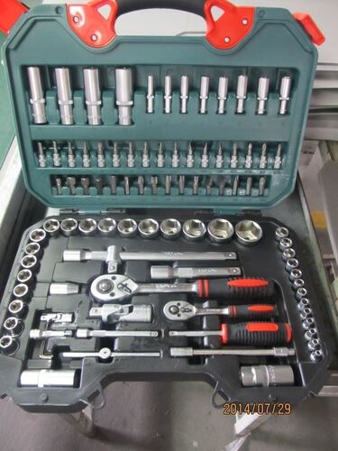 Комплект професионална тресчотка с вложки, 94 части Troy