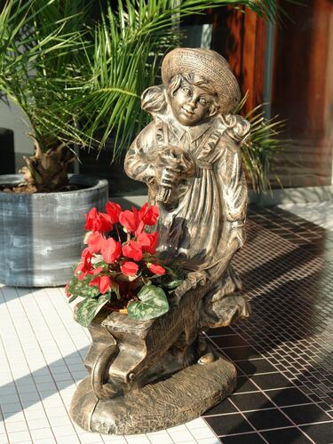 Саксия Рото Момиче с количка 35 x 52 x 90 см