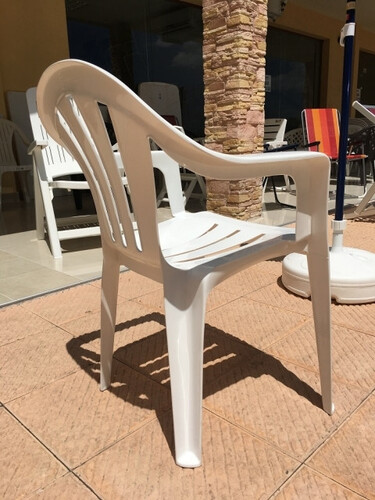 Пластмасов стол Vita