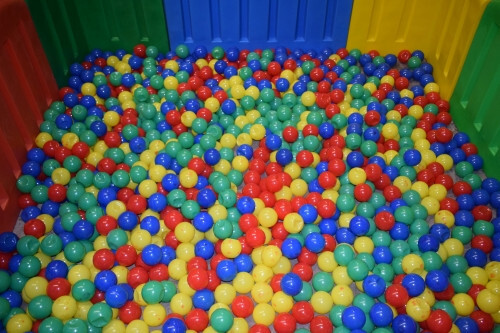 Детска кошара за игра Maxima с топки 2 х 2 м