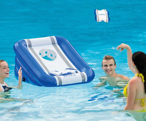 Надуваем комплект за игра Intex