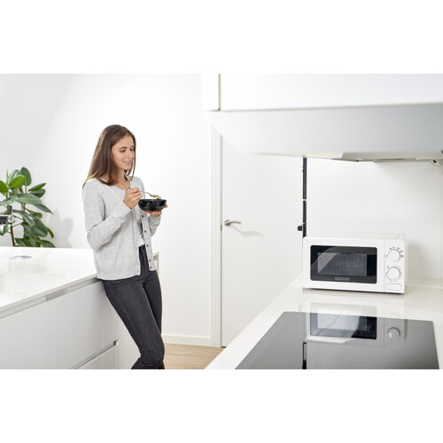 Микровълнова печка 700 W Black&amp;amp;Decker BXMY700E