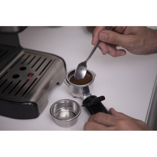 Кафемашина за еспресо Black and Decker BXCO1200E