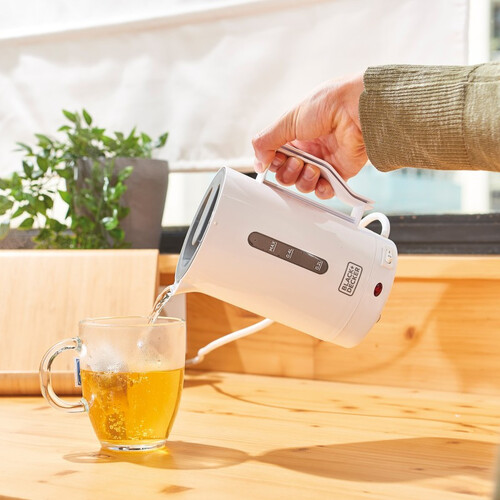 Електрическа кана за вода Black and Decker DC1005