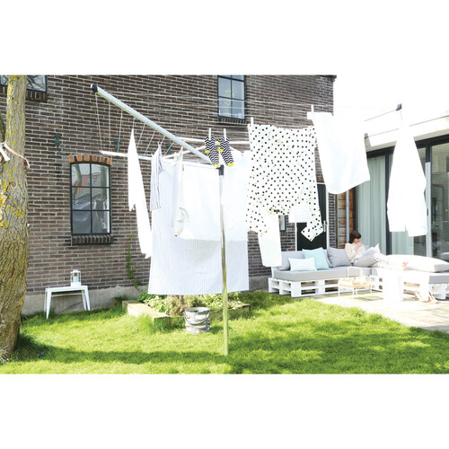 Външен простор с метален шиш Brabantia TopSpinner 40 м.