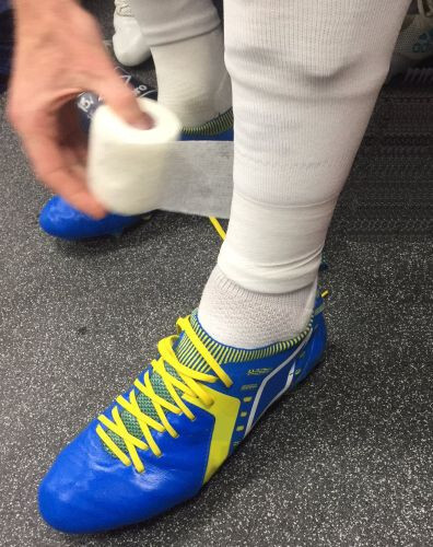 Лента за фиксиране на футболни кори и чорапи Maxima 50мм х 4,50м