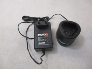 Зарядно устройство WORX WA3743 за WX128 Зарядно устройство WORX WA3743 за WX128