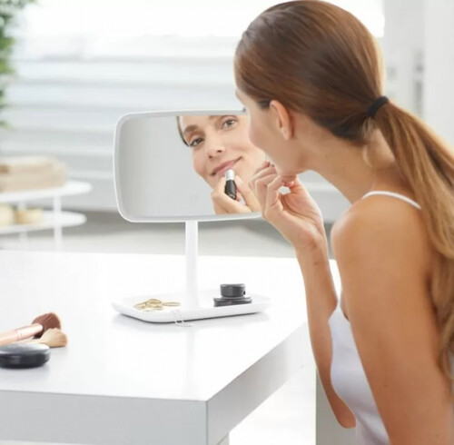 Козметично огледало с осветление 2 в 1 Medisana CM 848