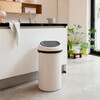 Кош за смет Brabantia Touch Bin 60L Soft Beige-megahome.bg