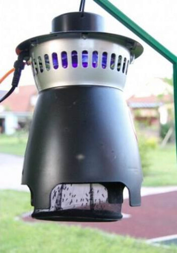 Капан за комари AMT 100 с атрактант  за открито и закрито