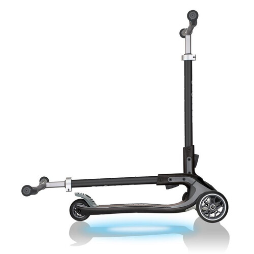 Тротинетка със светеща платформа Globber Ultimum Lights