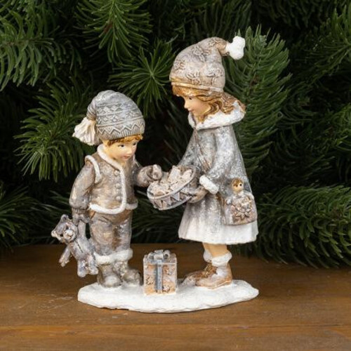 Коледна фигурка Момиче и момче