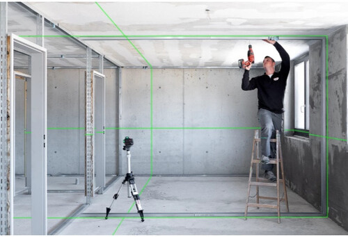 Лазерен линеен нивелир със стойка за стена Sola Plano 3D Green