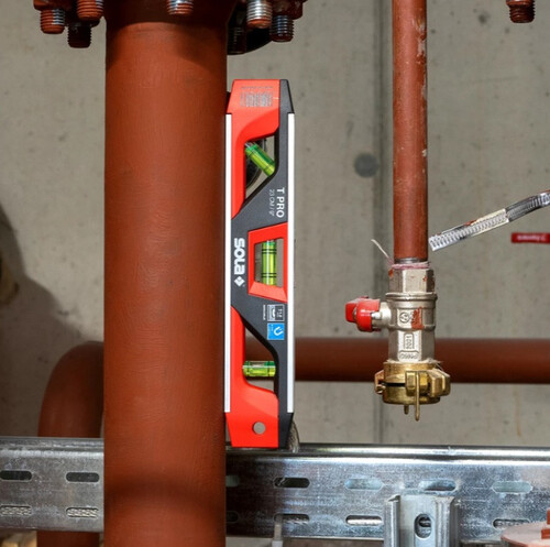 Нивелир с магнитна основа Sola T PRO