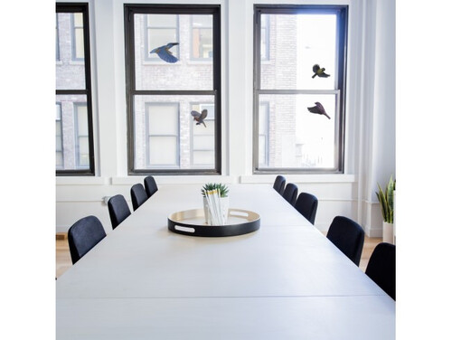 Цветни стикери за защита на прозорци/стъкла от сблъсък на птици