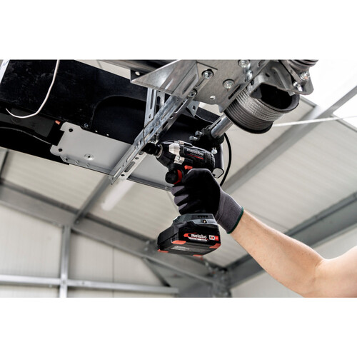 Гайковерт ударен акумулаторен SSW 18 LT 300 BL