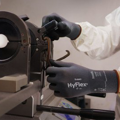 Нитрилни ръкавици Ansell HyFlex 11-840