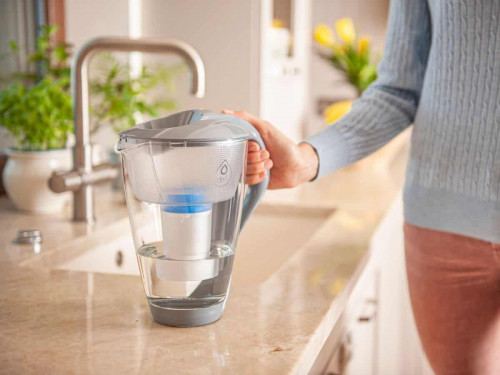 Стъклена филтрираща кана Dafi Crystal LED 2 л – цвят стомана