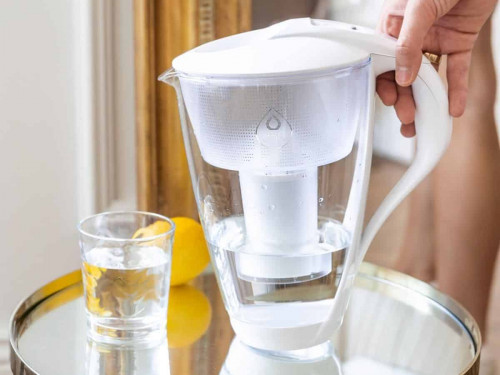 Стъклена филтрираща кана Dafi Crystal LED 2 л – бяла