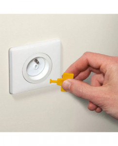 Комплект SAFETY 1st от 12 предпазителя за контакти с 4 ключа