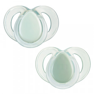 2 бр. залъгалки Tommee Tippee Night Time 6-18 м-бяло и зелено